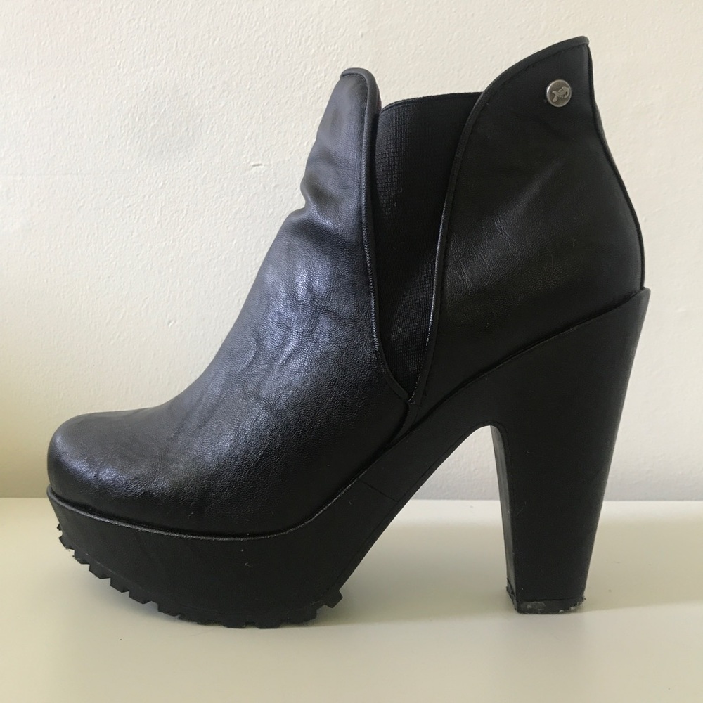 Blowfish Black Platform Ankle Booties